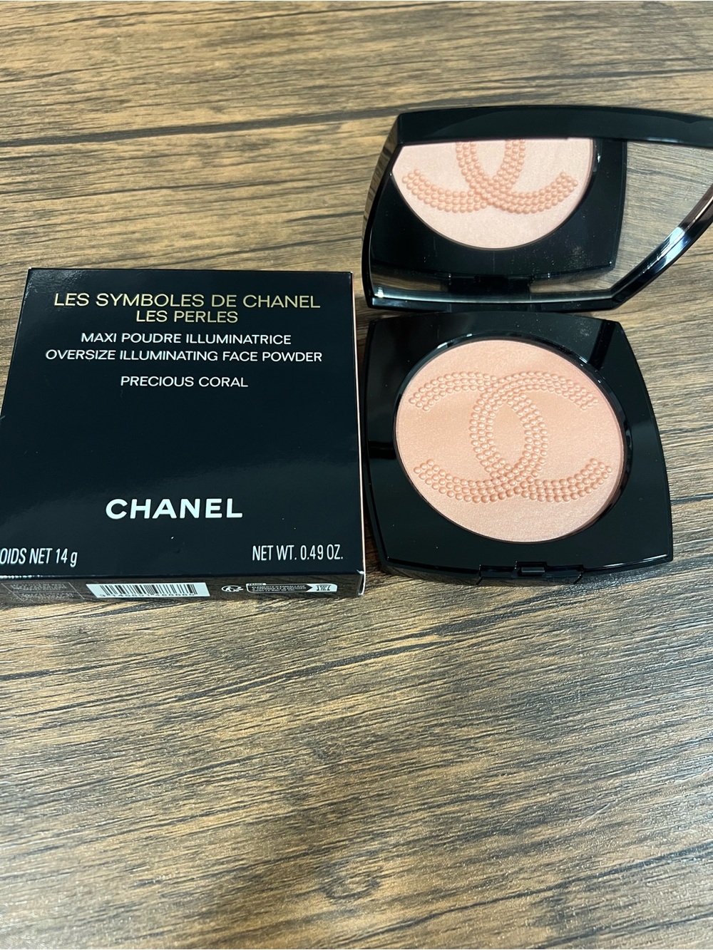 CHANEL Precious Coral Oversize Illuminating Face Powder - Peach Coral Glow